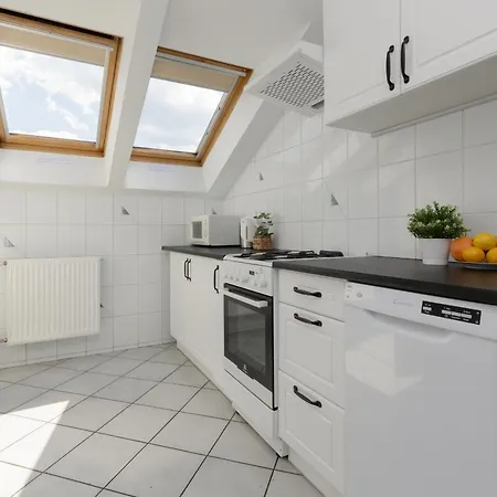 Family In With 3 Bedrooms & Ac Near Metro Stoklosy By Renters * وارسو