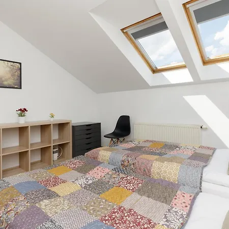 Family In With 3 Bedrooms & Ac Near Metro Stoklosy By Renters *