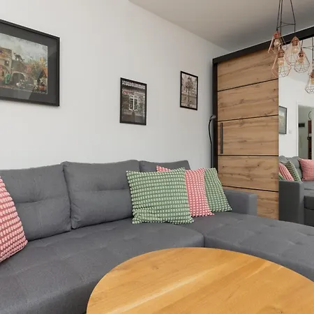 Family In With 3 Bedrooms & Ac Near Metro Stoklosy By Renters Warsaw
