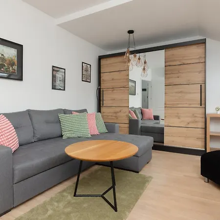 Family In With 3 Bedrooms & Ac Near Metro Stoklosy By Renters * Warsaw