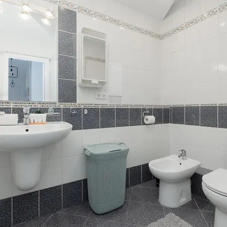 شقة Family In With 3 Bedrooms & Ac Near Metro Stoklosy By Renters وارسو