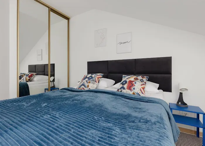 Family In With 3 Bedrooms & Ac Near Metro Stoklosy By Renters Apartment *