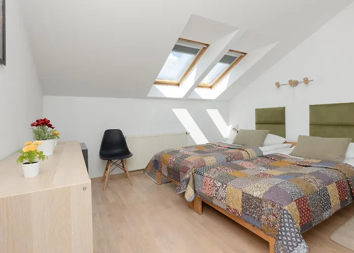 Apartment Family In With 3 Bedrooms & Ac Near Metro Stoklosy By Renters *