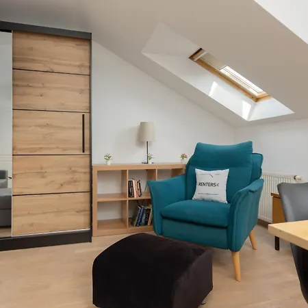 Family In With 3 Bedrooms & Ac Near Metro Stoklosy By Renters 아파트 바르샤바