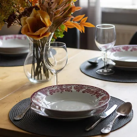 아파트 Family In With 3 Bedrooms & Ac Near Metro Stoklosy By Renters *